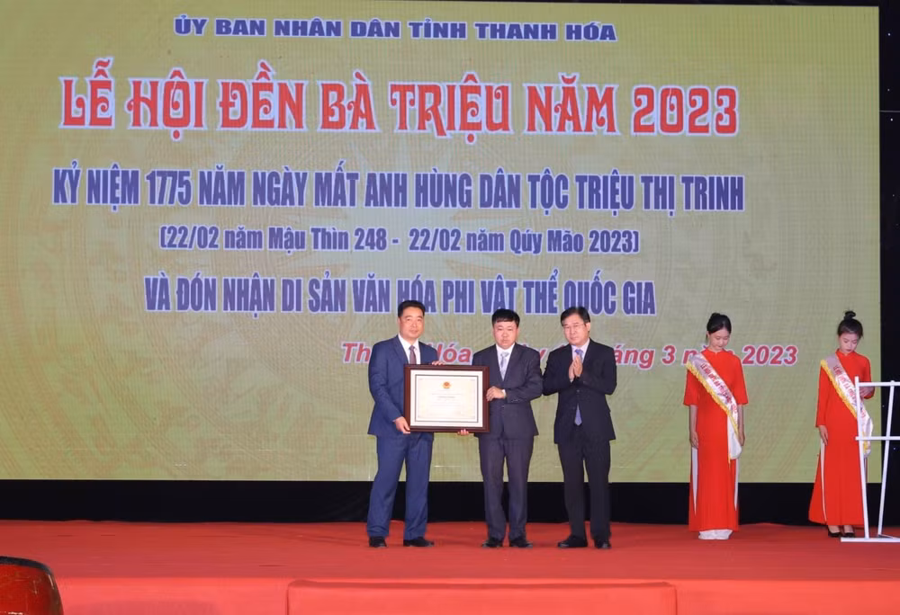 cong nhan le hoi den ba trieu la di san van hoa phi vat the quoc gia hinh 4