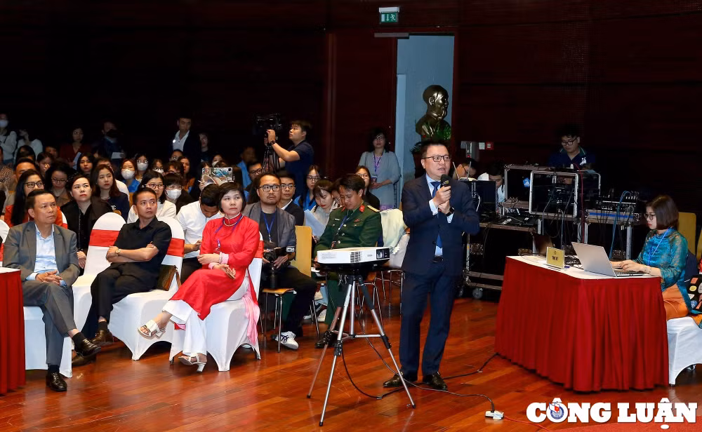 ong le quoc minh dau tu vao tri tue nhan tao trong bao chi rat can thiet neu khong se tut hau hinh 3