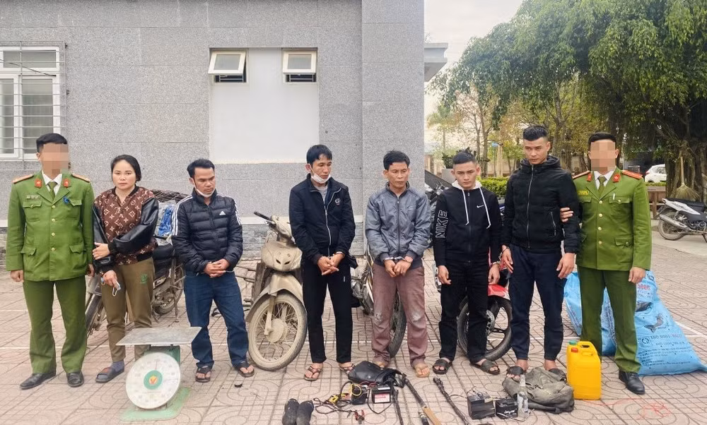 bat nhom cau tac chuyen trom cho tai nha dan o nghe an hinh 1