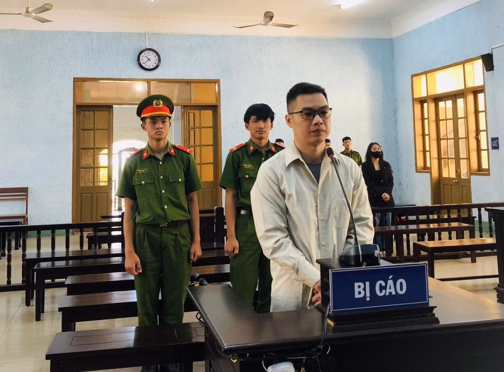 nhan vien ngan hang lua dao chiem doat hon 42 ty dong hinh 1