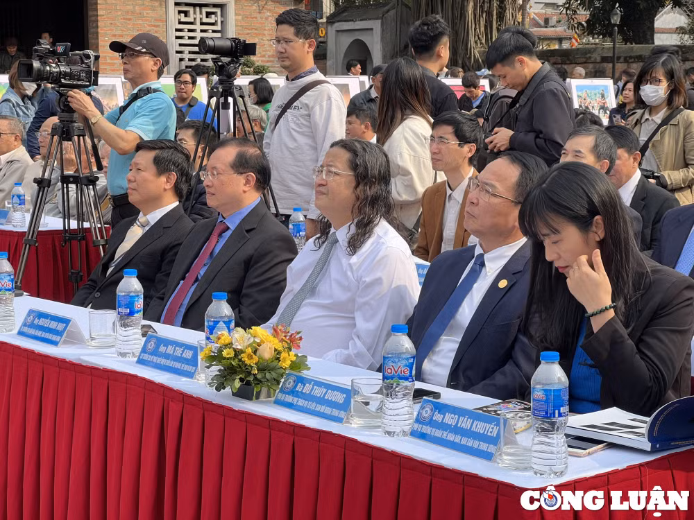 hon 10 nghin buc anh du thi anh nghe thuat quoc te lan thu 12 tai viet nam hinh 5