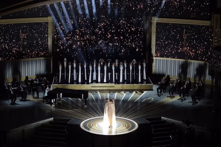 quan ke huy xuc dong khi thang giai oscar 2023 hinh 5