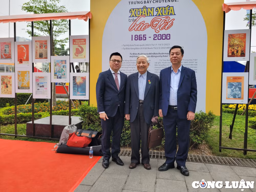 khai mac trung bay xuan xua tren bao tet 1865 2000 tai hoi bao toan quoc 2023 hinh 2