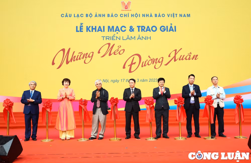 trien lam anh bao chi nhung neo duong xuan 2023 phan anh nhieu goc canh an tuong cua cuoc song hinh 6