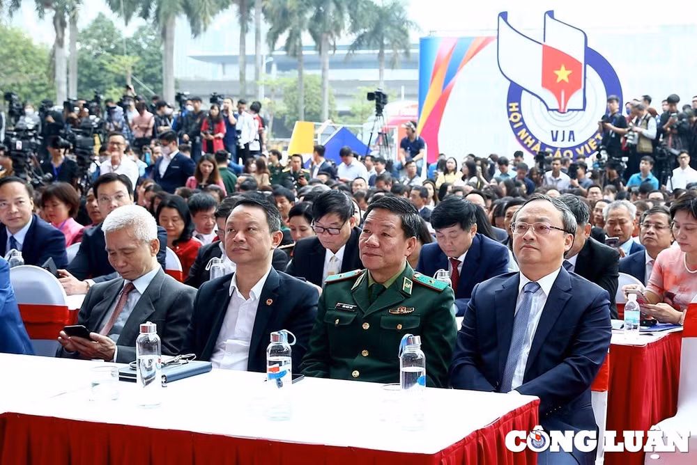lanh dao dang nha nuoc du le khai mac hoi bao toan quoc 2023 hinh 4
