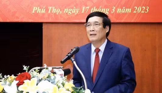 phu tho cong bo cac quyet dinh ve cong tac can bo hinh 2