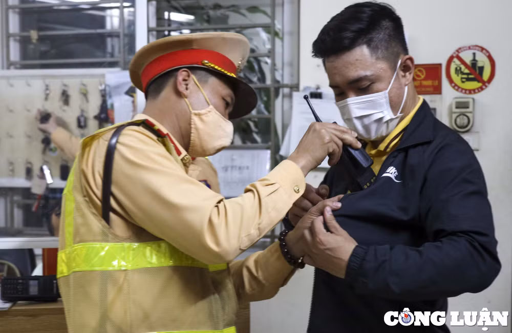 hon nua nam moi den quan nhau nu tai xe lam 3 hop ruou bi phat 7 trieu dong hinh 1