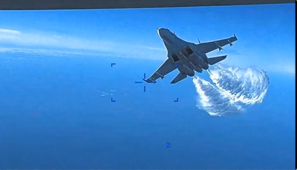 my cong bo video uav mq 9 reaper cham tran voi tiem kich su 27 cua nga hinh 1