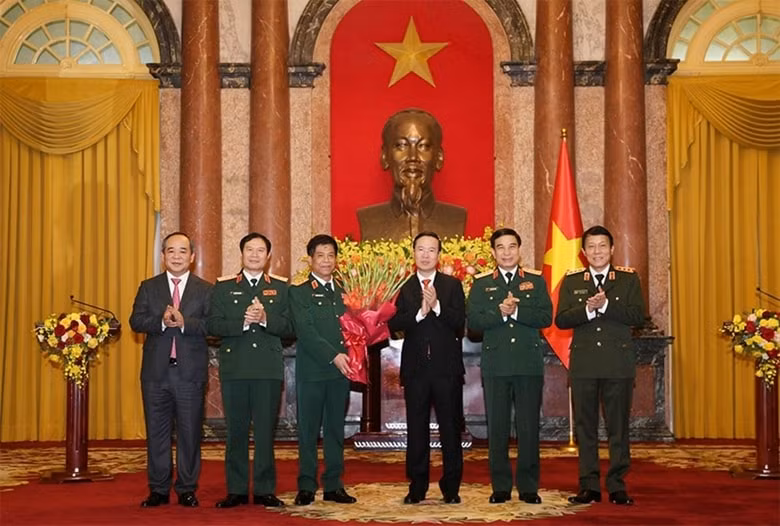 chu tich nuoc vo van thuong trao quyet dinh thang quan ham thuong tuong cho dong chi nguyen van nghia hinh 3