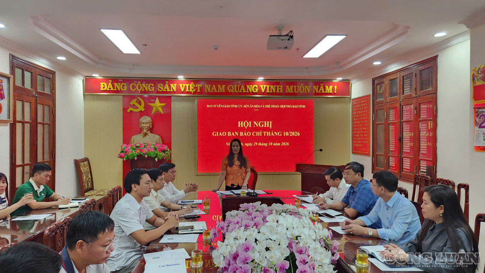 Bà Nguyễn Thị Kim Phượng, Phó Trưởng Ban Tuyên giáo và Dân vận Tỉnh ủy phát biểu kết luận hội nghị. clo_br_2aobor8osayxtcfgaejh3xf70fejjtdjoywplcmo.jpg