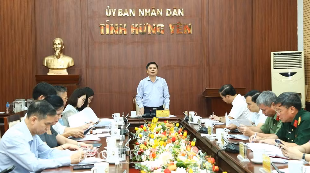 133336-dong-chi-pham-van-nghiem-pho-chu-tich-ubnd-tinh-chu-tri-cuoc-hop-12564321.jpg