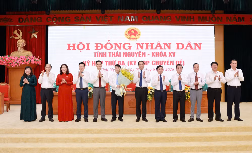 ong-hau-om-hoa-1781533567674800521519.jpg