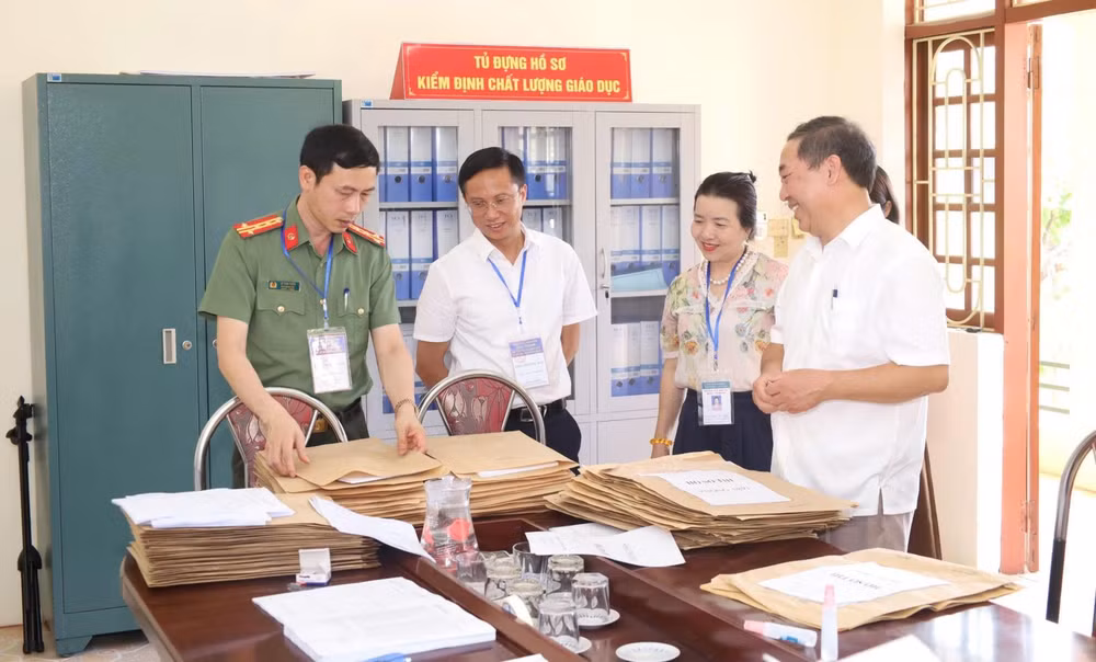 ninh.jpg