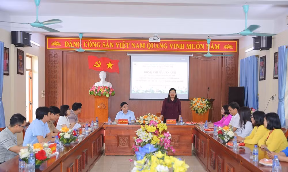 lam-viec.jpg