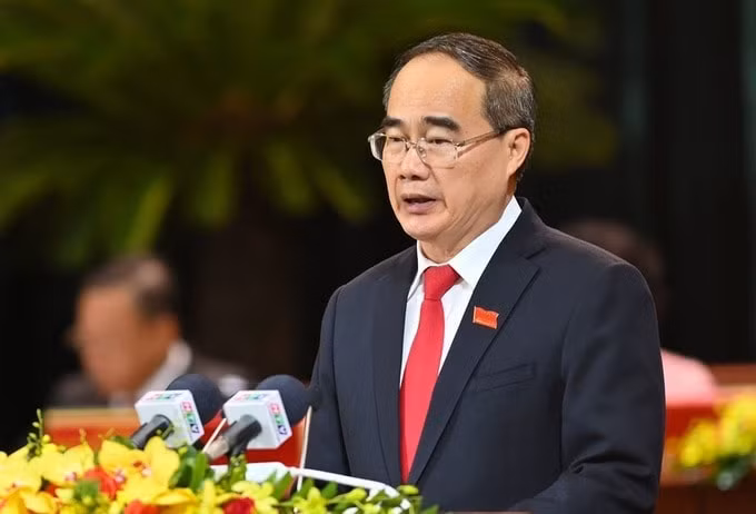 Ông Nguyễn Thiện Nhân tiếp tục theo dõi, chỉ đạo Đảng bộ TP.HCM cho đến khi kết thúc Đại hội đại biểu toàn quốc lần thứ XIII của Đảng. Ảnh: T.L