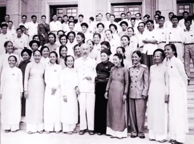 hoi lien hiep phu nu viet nam chuyen thuo ban dau hinh 1