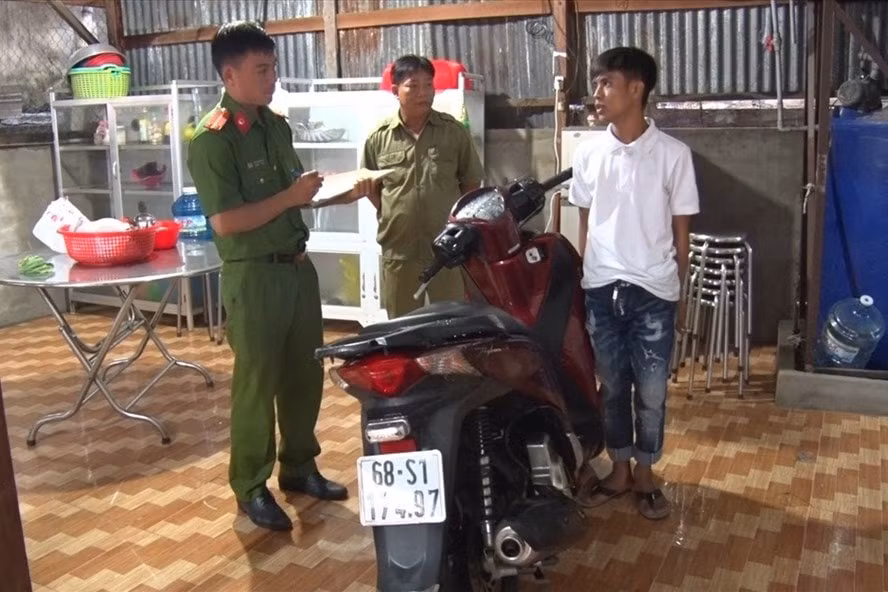 Bắt giữ đôi nam nữ trộm xe SH bán lấy tiền mua ma túy. Ảnh: laodong.