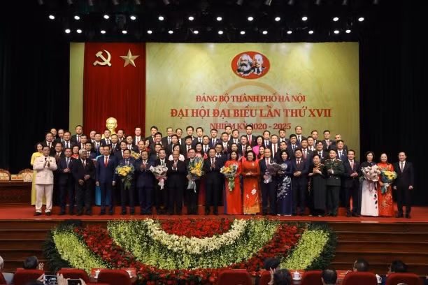 Ban Chấp hành Đảng bộ thành phố Hà Nội khoá XVII nhiệm kỳ 2020-2025 ra mắt Đại hội