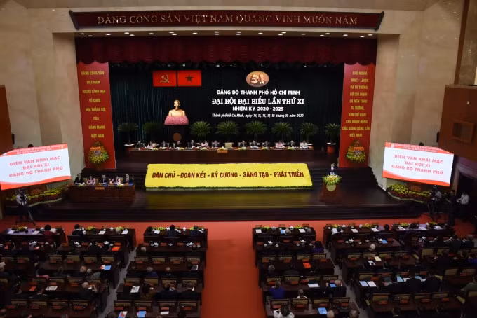Toàn cảnh Đại hội. Đại hội đại biểu Đảng bộ TP.HCM lần thứ XI có có 444 đại biểu chính thức, đại diện hơn 240.000 đảng viên của Đảng bộ thành phố - Ảnh: VGP