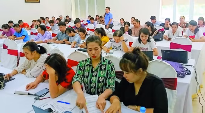 Hội Nhà báo tỉnh phối hợp với Trung tâm Bồi dưỡng nghiệp vụ báo chí thuộc Hội Nhà báo Việt Nam tổ chức tập huấn nghiệp vụ tuyên truyền về công tác xây dựng Đảng và Đại hội đảng bộ các cấp tiến tới Đại hội đại biểu toàn quốc lần thứ XIII của Đảng.