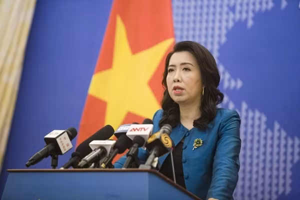 Người phát ngôn Bộ Ngoại giao Lê Thị Thu Hằng tại buổi họp báo thường kỳ của Bộ Ngoại giao chiều 15/10