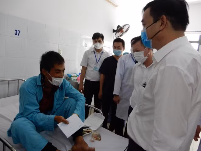 Sức khỏe của 17 người bị thương trong vụ tai nạn đường dẫn Nam hầm Hải Vân cơ bản ổn định. Ảnh: TL.