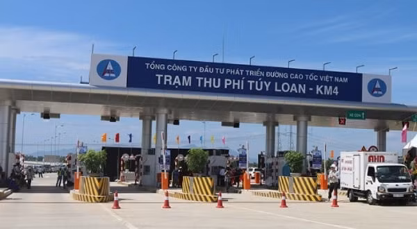 Trạm thu phí Túy Loan trên cao tốc Đà Nẵng - Quảng Ngãi. Ảnh: VEC