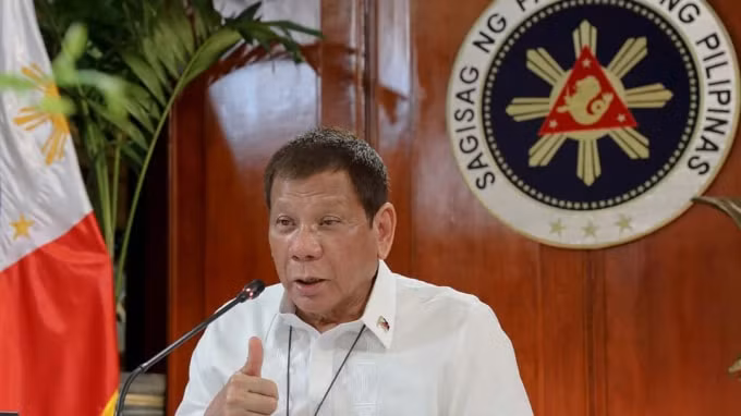 Tổng thống Philippines Rodrigo Roa Duterte tổ chức một cuộc họp báo vào ngày 14 tháng 10. Ảnh: Nikkei