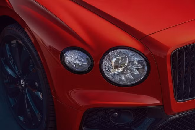 Phần đầu xe. Ảnh: Carscoops