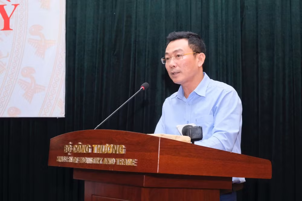 Ông Tô Xuân Bảo, Phó Cục trưởng Cục Kỹ thuật an toàn và môi trường Công nghiệp (Bộ Công Thương) phát biểu tại cuộc họp. Ảnh: PT