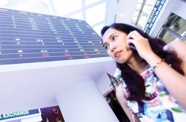 Nhiều phân tích cho rằng, rủi ro điều chỉnh của thị trường sẽ gia tăng đáng kể khi chỉ số tiến vào vùng cản 930 điểm