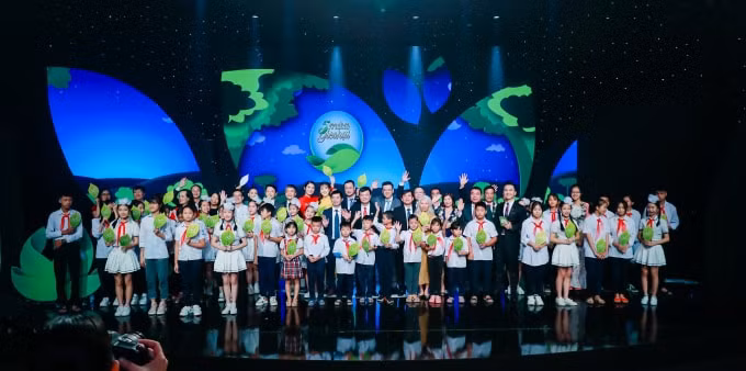 Gala “Cặp lá yêu thương – 5 mùa gieo hạt” ôn lại cho khán giả những kỷ niệm trong suốt 5 năm với nhiều cảm xúc lắng đọng