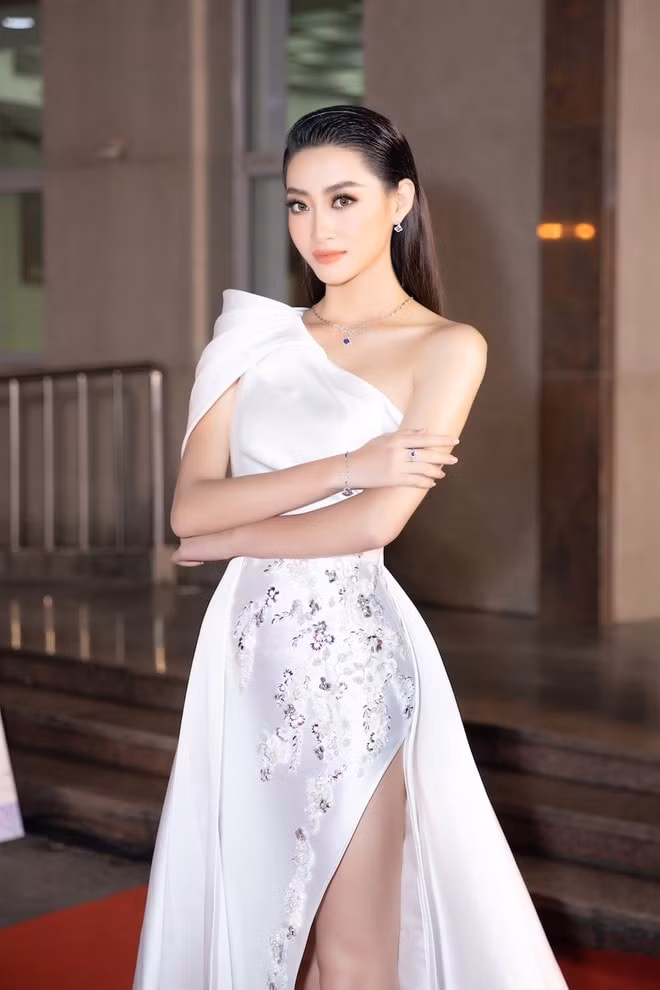 thùy linh3