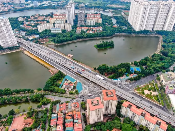 Thành phố Hà Nội đã khai thác các giá trị, nguồn lực to lớn để phát triển mạnh mẽ lên một tầm vóc mới, với thế và lực mới. Ảnh: Nhật Nam/Hà Nội mới.