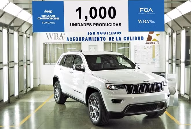 Chiếc Jeep Grand Cherokee 2020 bọc giáp. Ảnh: Carscoops