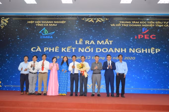 Tỉnh Cà Mau ra mắt “Cà phê kết nối doanh nghiệp” nhân kỷ niệm 16 năm ngày doanh nhân Việt Nam.
