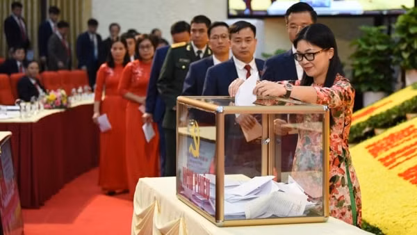 Đại hội đại biểu Đảng bộ tỉnh Thái Nguyên lần thứ XX đã bầu 51 người vào Ban Chấp hành Đảng bộ tỉnh nhiệm kỳ 2020-2025
