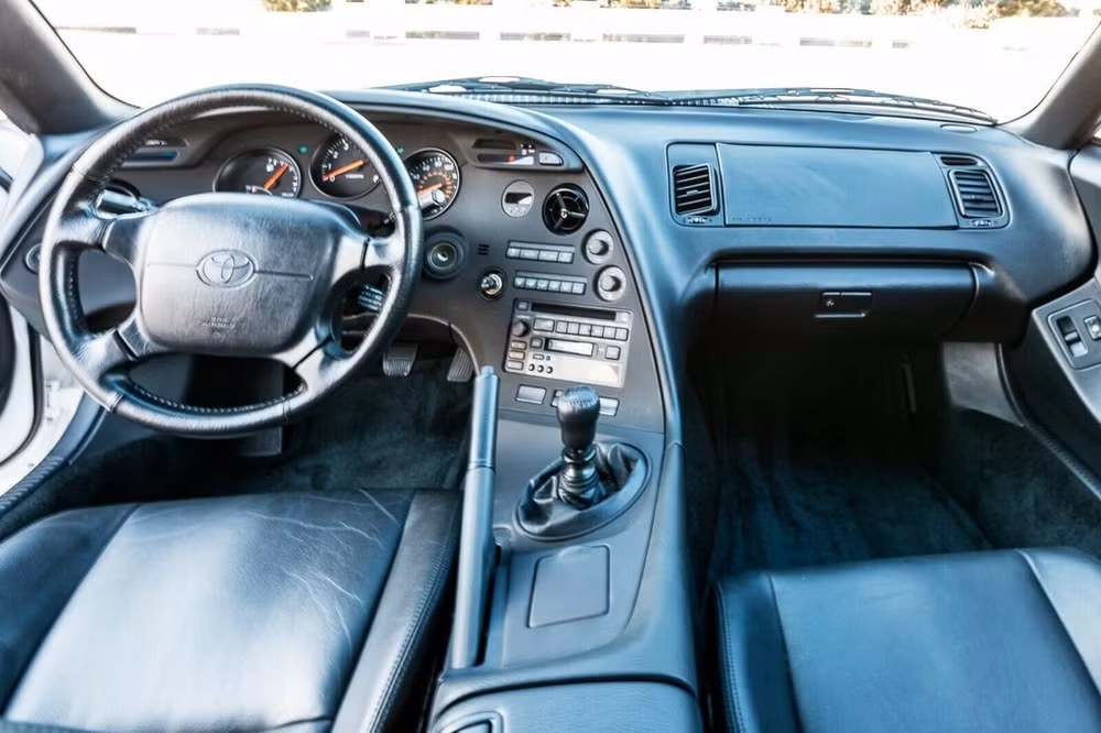 Toyota Supra 1994. Ảnh: Carscoops