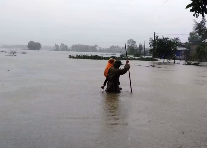 Xã Lưu Vĩnh Sơn (huyện Thạch Hà )chìm trong biển nước. Ảnh CTV