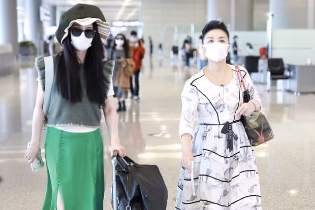Trang phục của Phạm Băng Băng bị đánh giá là khó hiểu, mặc đồ 