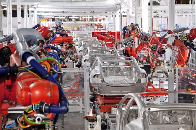 Nhà máy Freemont (Mỹ) của Tesla. Ảnh: CarBuzz.