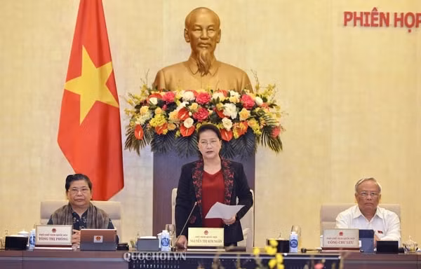 Chủ tịch Quốc hội Nguyễn Thị Kim Ngân cho biết, tại Phiên họp thứ 49, Ủy ban Thường vụ Quốc hội sẽ tiến hành bãi nhiệm đại biểu Quốc hội và miễn nhiệm thành viên Chính phủ. Ảnh: quochoi.vn
