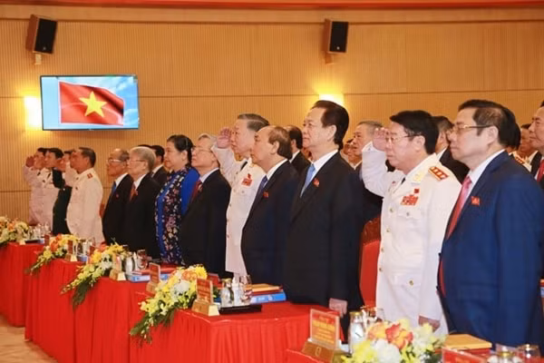 Đại hội thực hiện lễ chào cờ