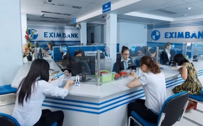 Công an TP Hà Nội ngăn chặn một vụ mạo danh cán bộ công an để lừa đảo chiếm đoạt tài sản tại chi nhánh ngân hàng Eximbank.