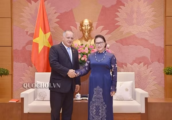 Chủ tịch Quốc hội Nguyễn Thị Kim Ngân tiếp ông Diosdado Cabello, Phó Chủ tịch thứ nhất Đảng Xã hội Chủ nghĩa Thống nhất Venezuela (PSUV). Ảnh: quochoi.vn