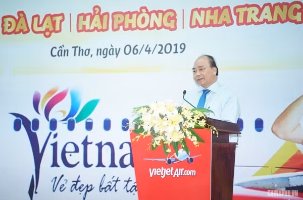 Thủ tướng phát biểu tại lễ khai trương 5 đường bay mới của hãng hàng không Vietjet. Ảnh: VGP