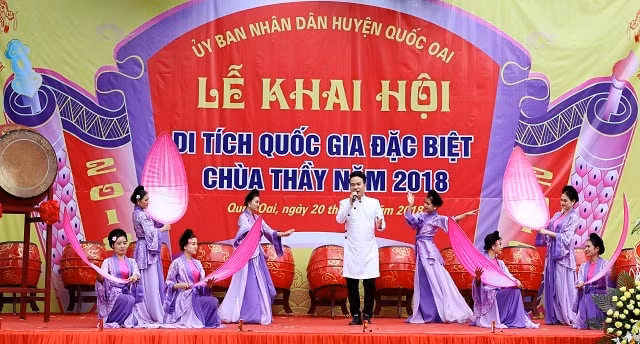 Khai hội chùa Thầy năm 2018. Ảnh: Báo HNM