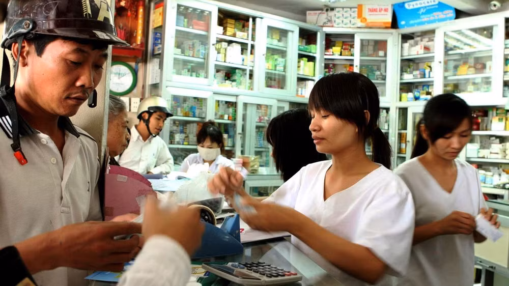 Tính đến ngày 26/3 chỉ có hơn 61% nhà thuốc thực hiện kết nối cơ sở dữ liệu dược quốc gia. Ảnh: T.N
