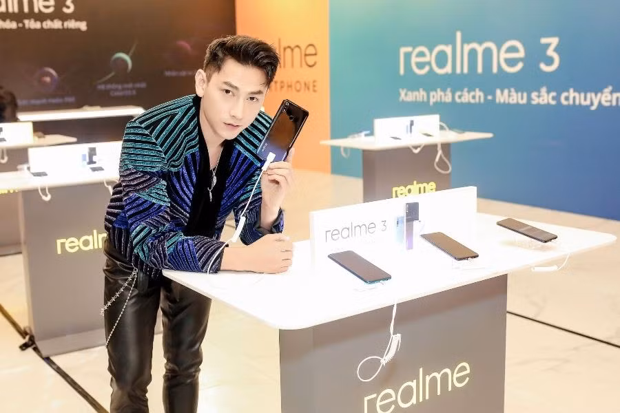 Ca sĩ Isaa là đại sứ thương hiệu tại Việt Nam của Realme.