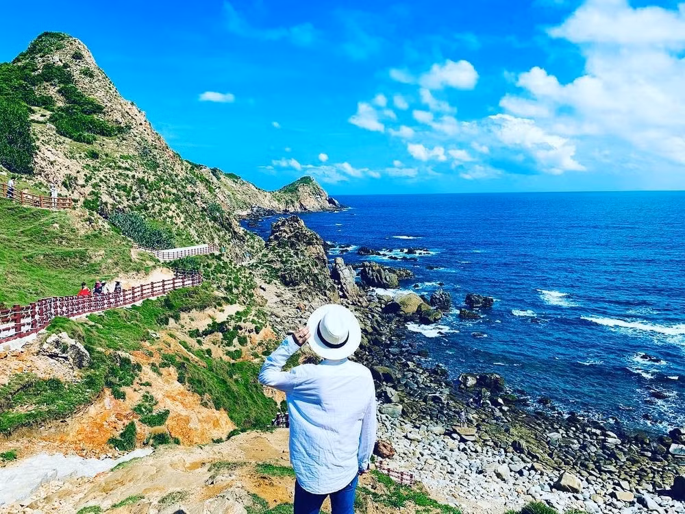 Du khách cũng sẽ được đưa đón tới Eo Gió miễn phí nếu lựa chọn nghỉ tại FLC Quy Nhon Beach & Golf Resort
